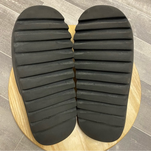 Adidas Yeezy Slides Onyx Black Mens Size 11 US HQ6448 - Picture 13 of 16
